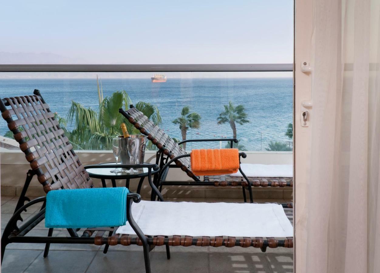 Hotel Aria Eilat Exterior foto A balcony at a hotel